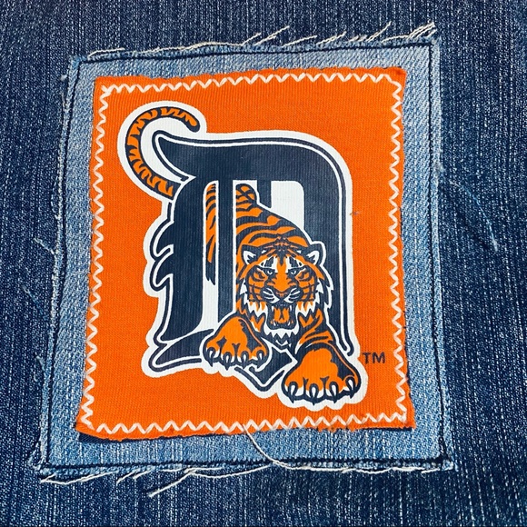 Detroit Tigers Jean Jacket - Picture 10 of 11